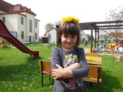 Pleteme věnečky z pampelišek